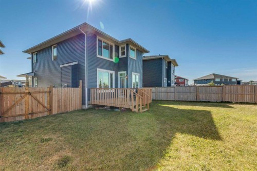 215 Redstone Heights Ne, Calgary, AB - Outdoor