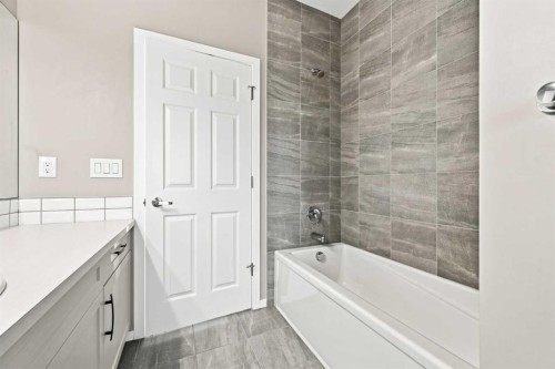 142 Yorkstone Way Sw, Calgary, AB - Indoor Photo Showing Bathroom