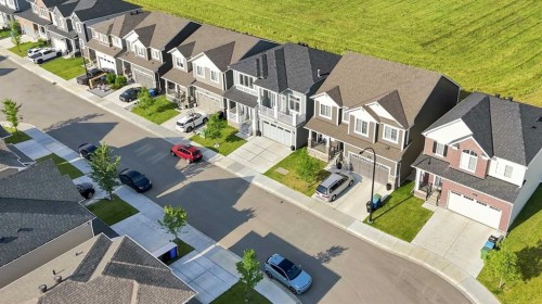 142 Yorkstone Way Sw, Calgary, AB - Outdoor