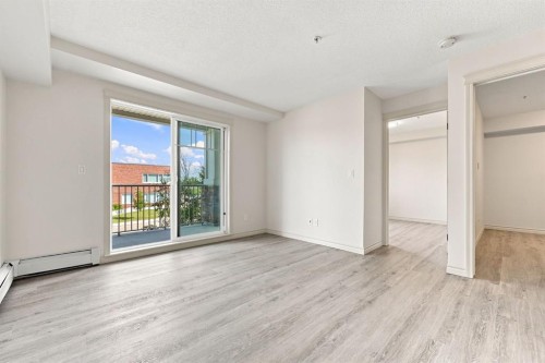 204-304 Cranberry Park Se, Calgary, AB - Indoor Photo Showing Other Room