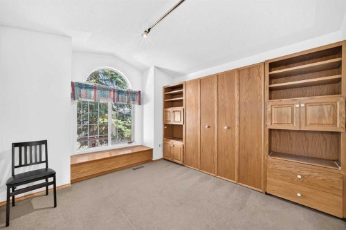 2917 Signal Hill Heights Sw, Calgary, AB - Indoor Photo Showing Other Room