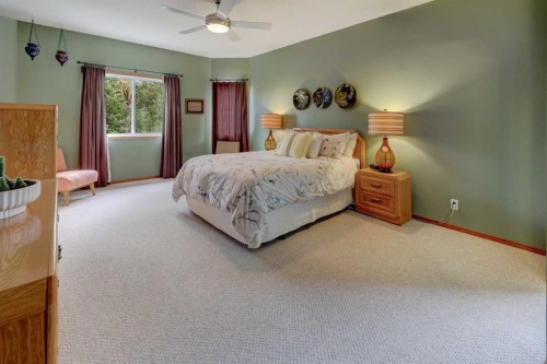 123 Hillview Road, Strathmore, AB - Indoor Photo Showing Bedroom