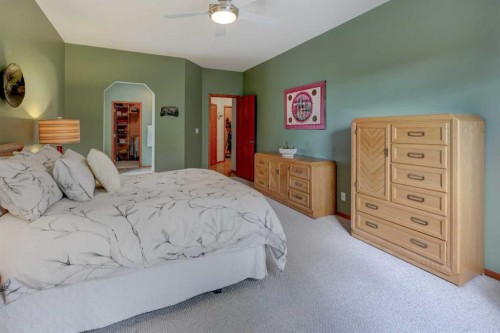 123 Hillview Road, Strathmore, AB - Indoor Photo Showing Bedroom