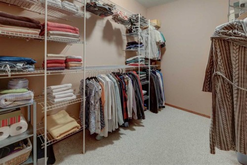 123 Hillview Road, Strathmore, AB - Indoor With Storage