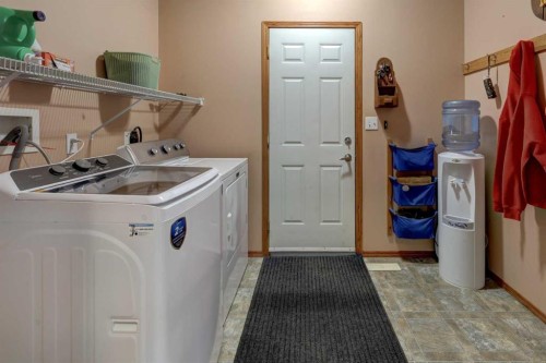 123 Hillview Road, Strathmore, AB - Indoor Photo Showing Laundry Room