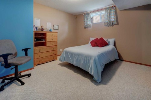 123 Hillview Road, Strathmore, AB - Indoor Photo Showing Bedroom
