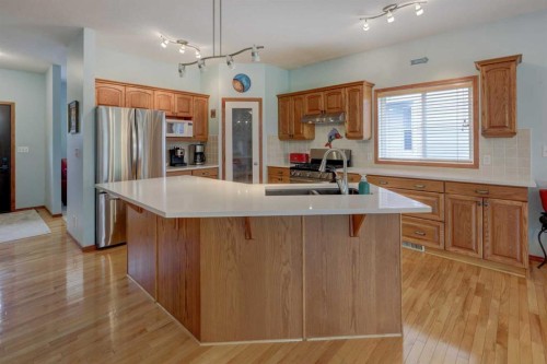 123 Hillview Road, Strathmore, AB - Indoor Photo Showing Kitchen