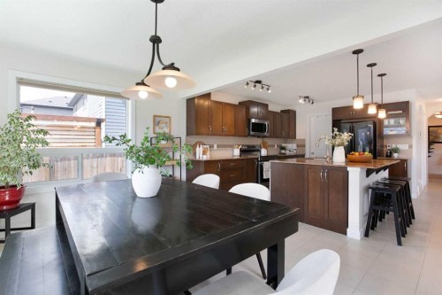 2 Kingston View Se, Airdrie, AB - Indoor