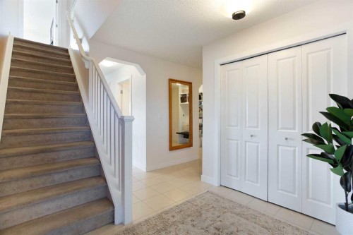 2 Kingston View Se, Airdrie, AB - Indoor Photo Showing Other Room