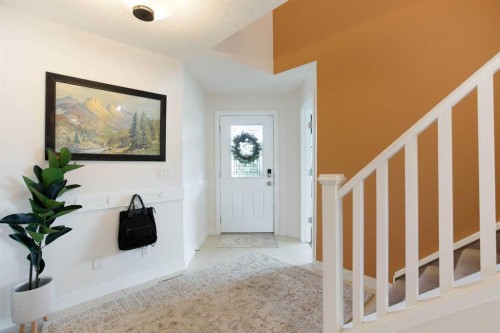 2 Kingston View Se, Airdrie, AB - Indoor Photo Showing Other Room
