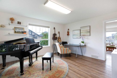 2 Kingston View Se, Airdrie, AB - Indoor
