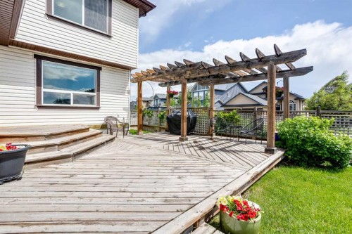 2 Kingston View Se, Airdrie, AB - Outdoor With Exterior