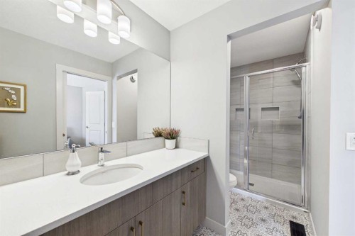 182 Rowley Gate Nw, Calgary, AB - Indoor Photo Showing Bathroom