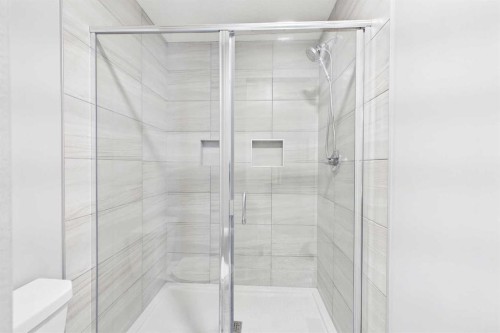 182 Rowley Gate Nw, Calgary, AB - Indoor Photo Showing Bathroom