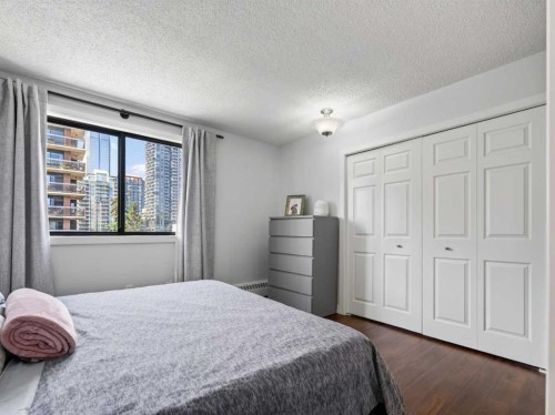 703-537 14 Avenue Sw, Calgary, AB - Indoor Photo Showing Bedroom