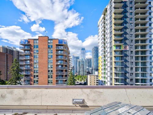 703-537 14 Avenue Sw, Calgary, AB - Outdoor With Balcony With Facade