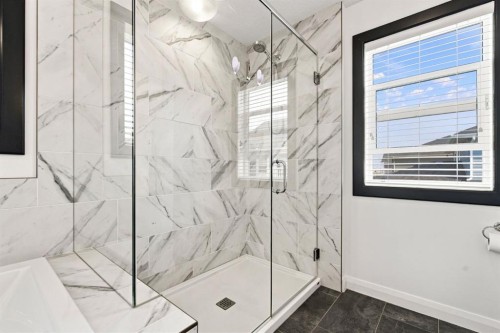 218 Boulder Creek Place, Langdon, AB - Indoor Photo Showing Bathroom