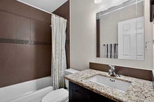 196 Suncrest Way Se, Calgary, AB - Indoor Photo Showing Bathroom