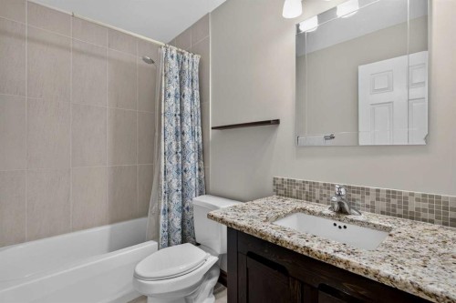 196 Suncrest Way Se, Calgary, AB - Indoor Photo Showing Bathroom