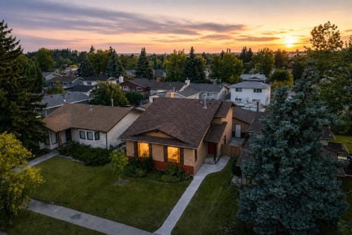 196 Suncrest Way Se, Calgary, AB - Outdoor
