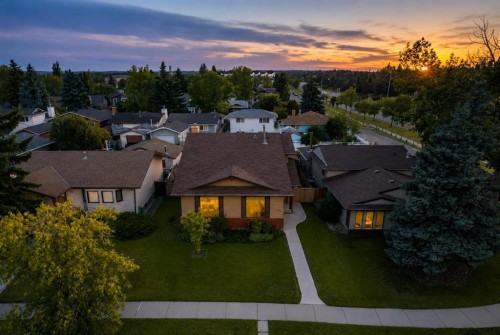 196 Suncrest Way Se, Calgary, AB - Outdoor