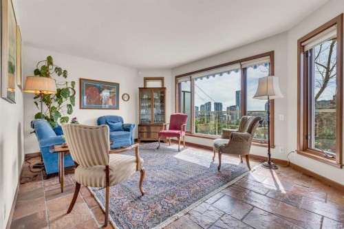 207 2 Avenue Ne, Calgary, AB 