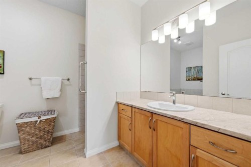 14 Evercreek Bluffs Place Sw, Calgary, AB - Indoor Photo Showing Bathroom