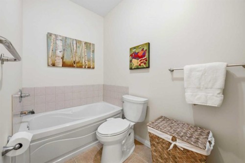 14 Evercreek Bluffs Place Sw, Calgary, AB - Indoor Photo Showing Bathroom