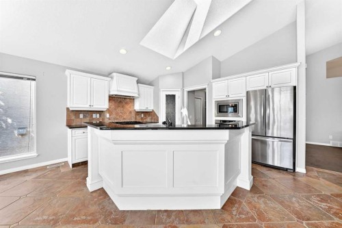 35 Arbour Vista Way Nw, Calgary, AB - Indoor Photo Showing Kitchen With Upgraded Kitchen