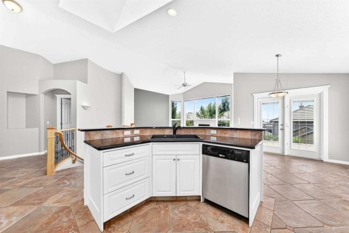 35 Arbour Vista Way Nw, Calgary, AB - Indoor Photo Showing Kitchen