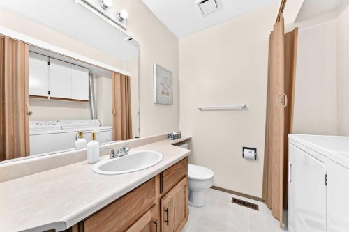 4008 46 Street Sw, Calgary, AB - Indoor Photo Showing Other Room