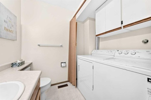 4008 46 Street Sw, Calgary, AB - Indoor