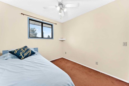 4008 46 Street Sw, Calgary, AB - Indoor Photo Showing Bedroom