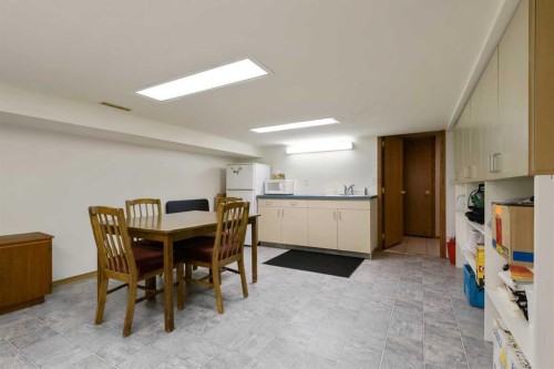 308 Canniff Place Sw, Calgary, AB - Indoor