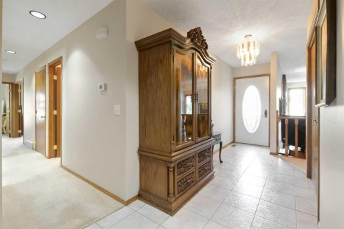 308 Canniff Place Sw, Calgary, AB - Indoor Photo Showing Other Room