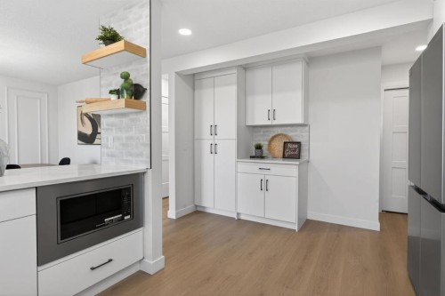 40 Bernard Way Nw, Calgary, AB - Indoor