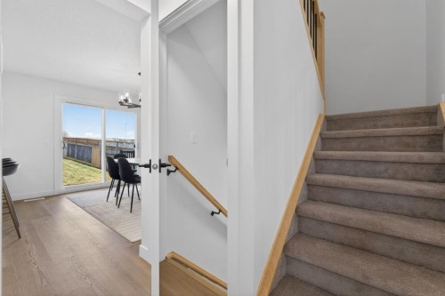40 Bernard Way Nw, Calgary, AB - Indoor Photo Showing Other Room