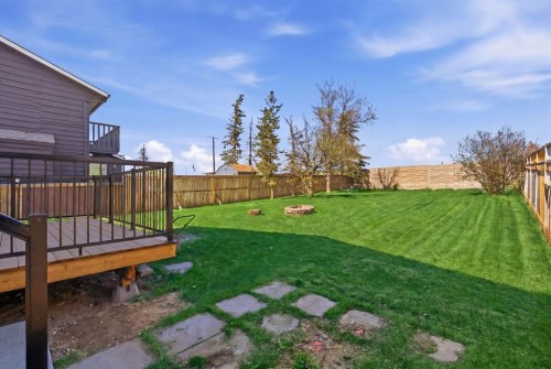 40 Bernard Way Nw, Calgary, AB - Outdoor With Deck Patio Veranda With Backyard