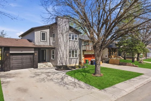 40 Bernard Way Nw, Calgary, AB - Outdoor