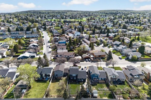 40 Bernard Way Nw, Calgary, AB - Outdoor With View