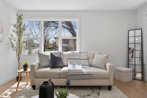40 Bernard Way Nw, Calgary, AB - Indoor Photo Showing Living Room