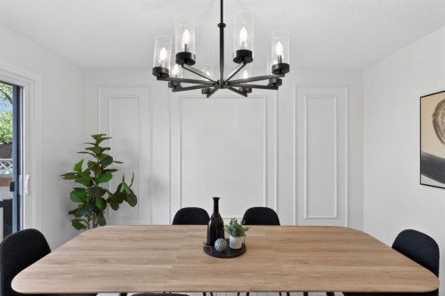 40 Bernard Way Nw, Calgary, AB - Indoor Photo Showing Dining Room