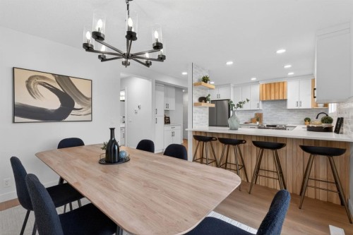 40 Bernard Way Nw, Calgary, AB - Indoor Photo Showing Dining Room