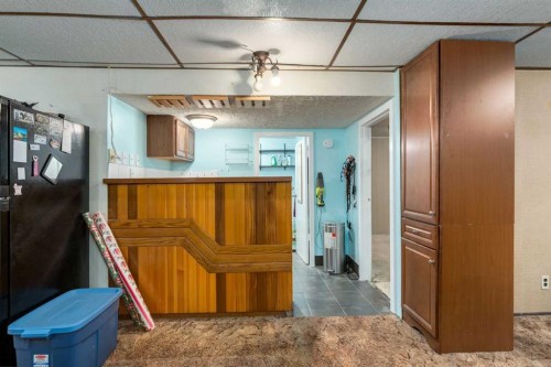723 Trafford Drive Nw, Calgary, AB - Indoor Photo Showing Other Room