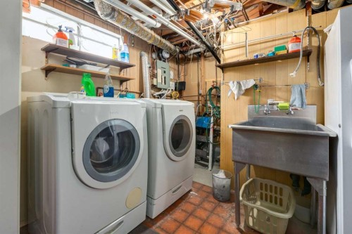 723 Trafford Drive Nw, Calgary, AB - Indoor Photo Showing Laundry Room