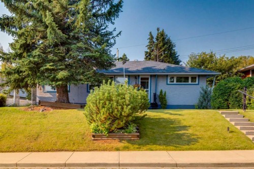 723 Trafford Drive Nw, Calgary, AB - Outdoor
