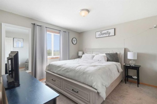 138 Somerglen Common Sw, Calgary, AB - Indoor Photo Showing Bedroom