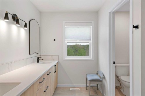500 Cranbrook Gardens Se, Calgary, AB - Indoor Photo Showing Bathroom
