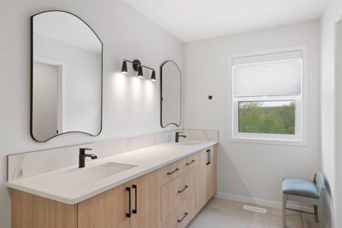 500 Cranbrook Gardens Se, Calgary, AB - Indoor Photo Showing Bathroom