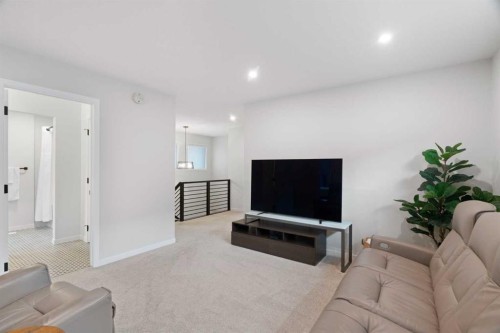 500 Cranbrook Gardens Se, Calgary, AB - Indoor Photo Showing Living Room